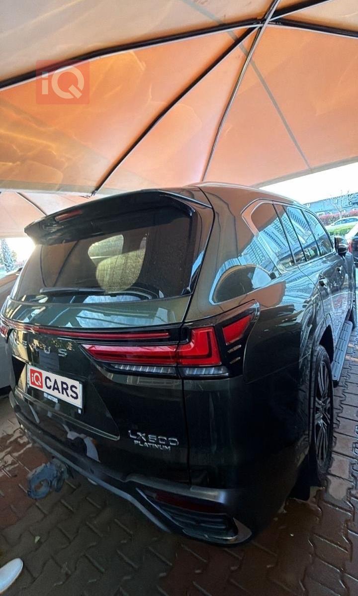 Lexus LX